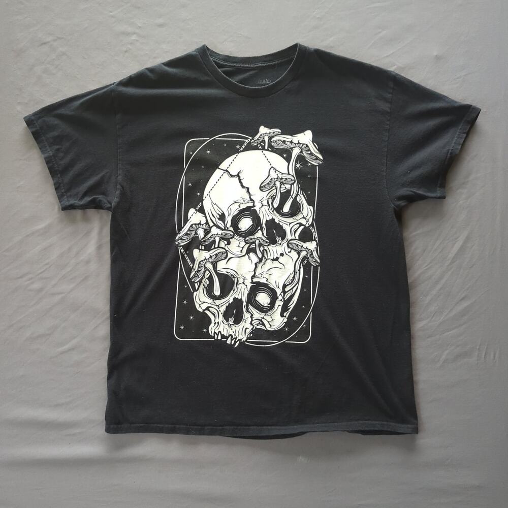Threadless XL Skull Mushroom Graphic T Shirt Black Goth Grunge Alt Streetwear